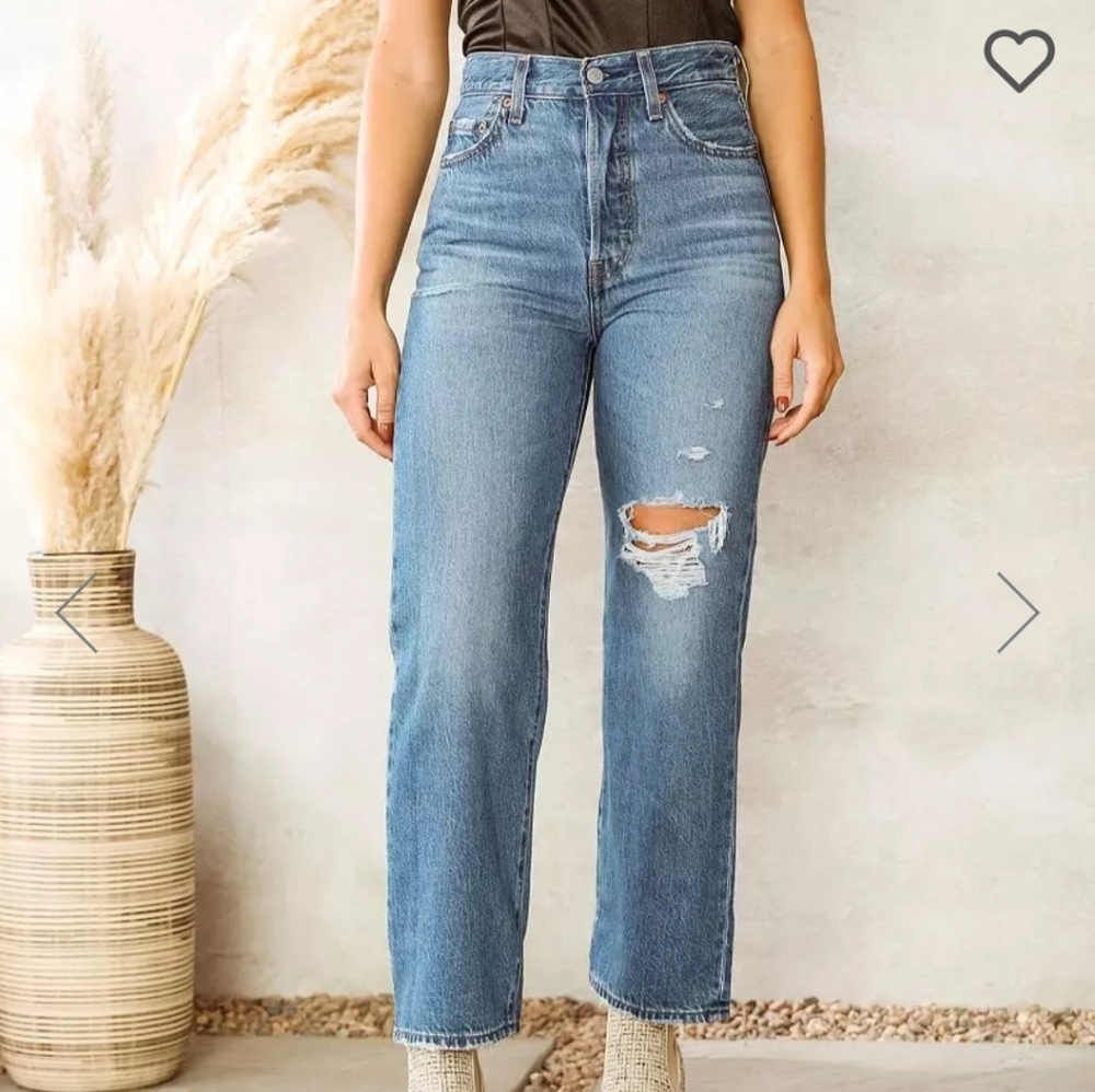 LEVI'S RIBCAGE STRAIGHT DISTRESSED JEANS SIZE 28